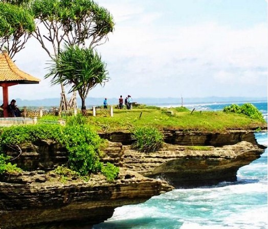 Pantai Batu Hiu Cocok Jadi Destinasi Wisata Ketika Tour Pangandaran